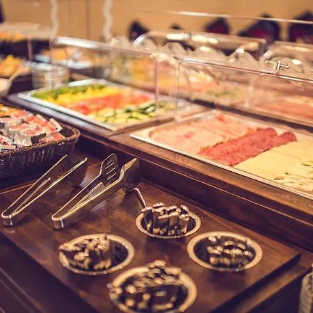 Florian Palace Hotell