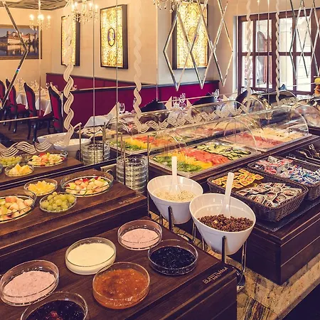 Florian Palace Hotell